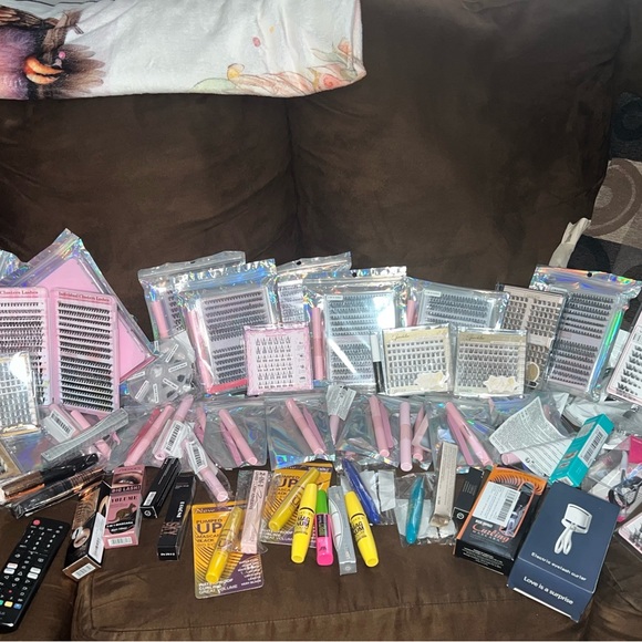 Make-up - Picture 9 of 9